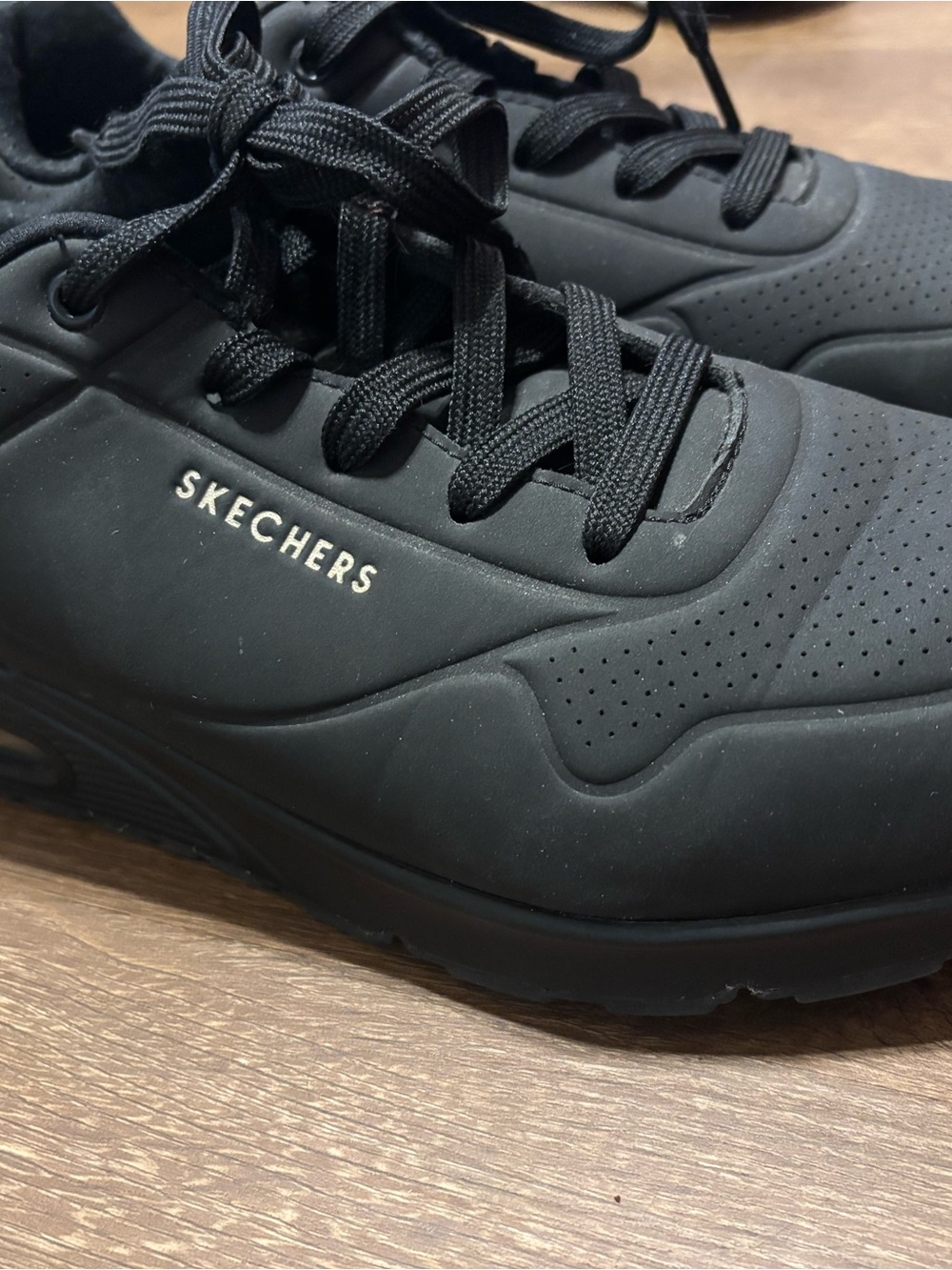 Skechers Uno Stand on Air Women’s 11W Black Sneakers 73690W Memory Foam
